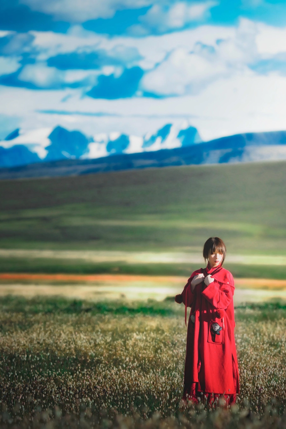 A breathtaking scenic shot of Qin Jiujiu