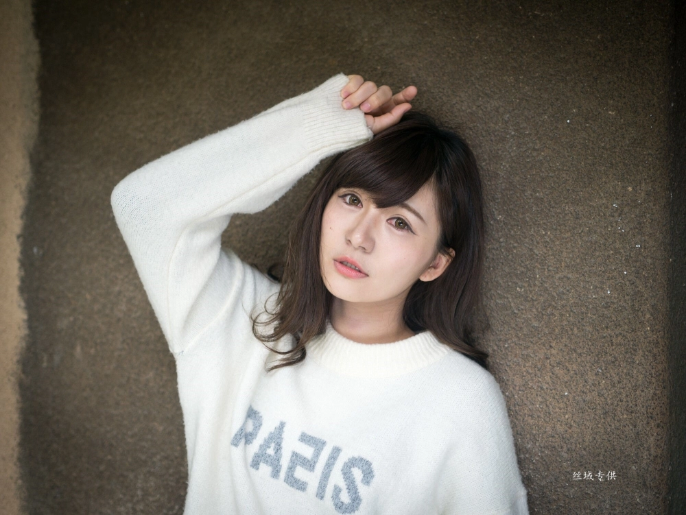 Behind Qiu Aichen’s stunning beauty and soft charisma