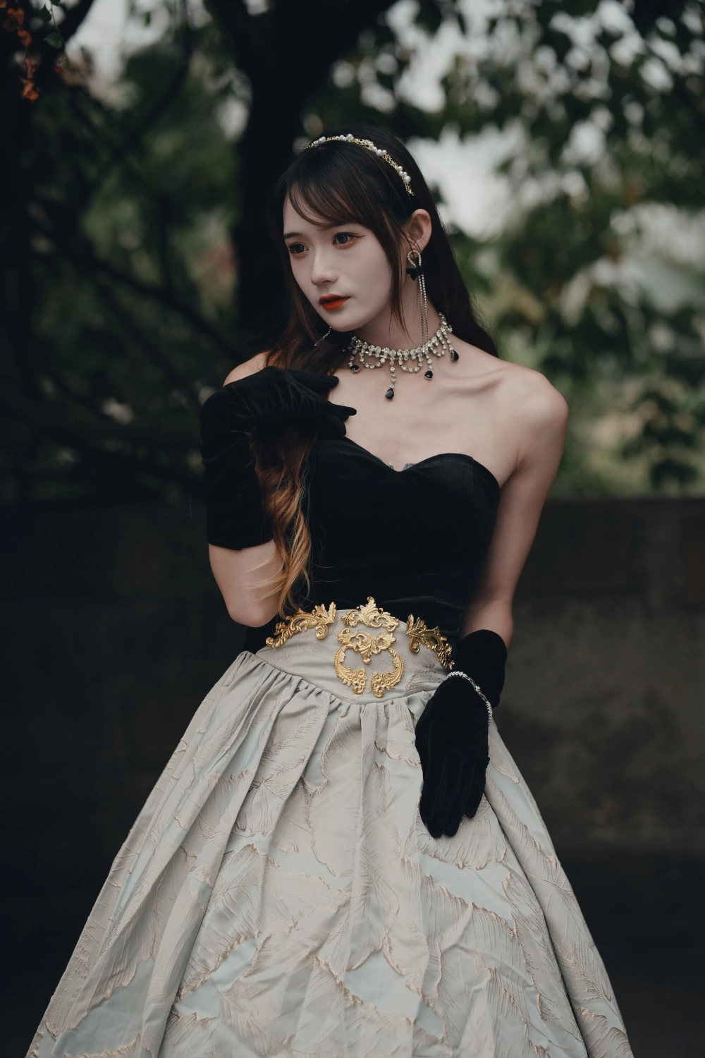 A stunning bridal look from Rabbit Zzz doesn't eat carrots