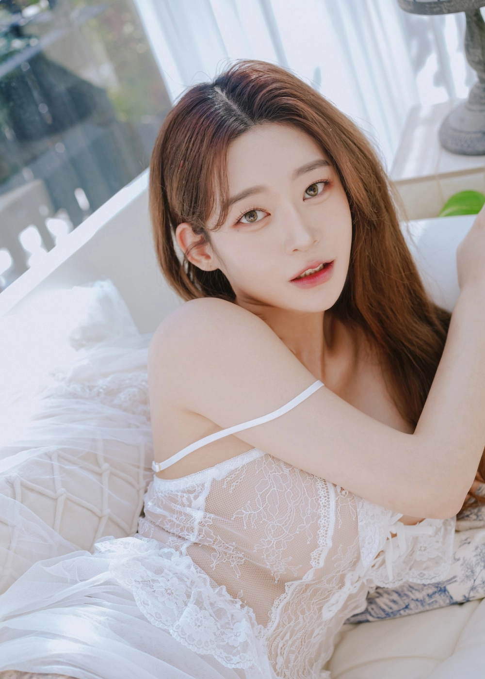 Discover the unique aura of Rahee today