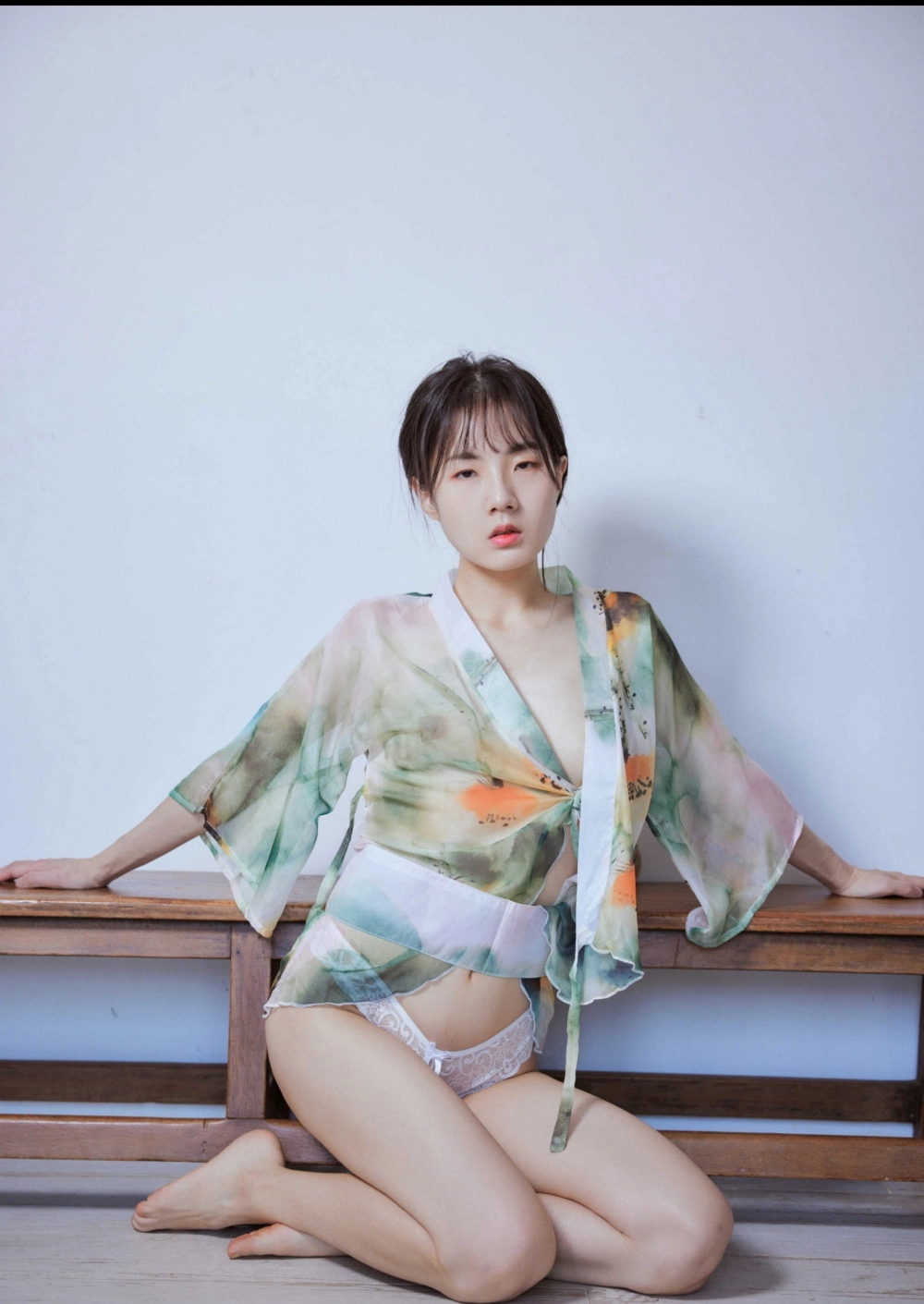 Witness Ray’s beauty in this captivating frame