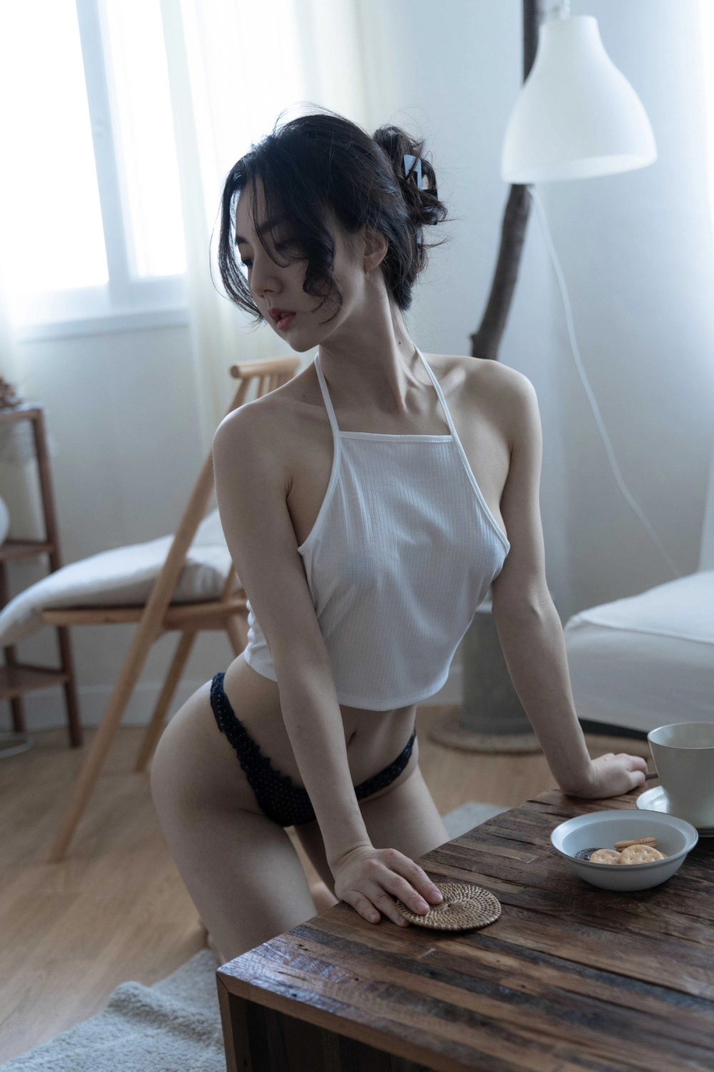 Experience the essence of Ray in this stunning pose