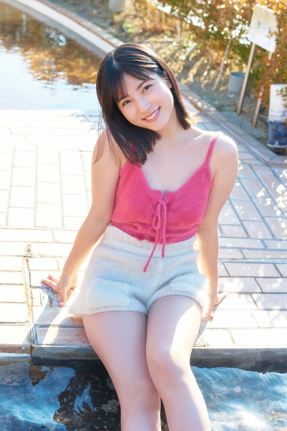 Her captivating gaze holds pure Rio Kitagawa magic 