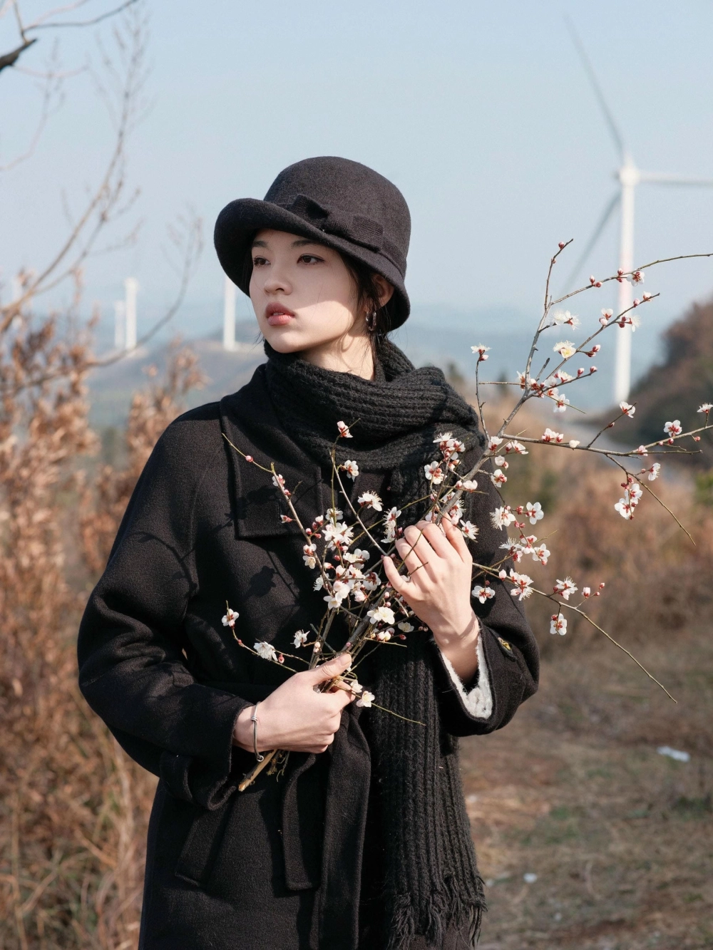 A sun-dappled image of the beautiful Rong Er