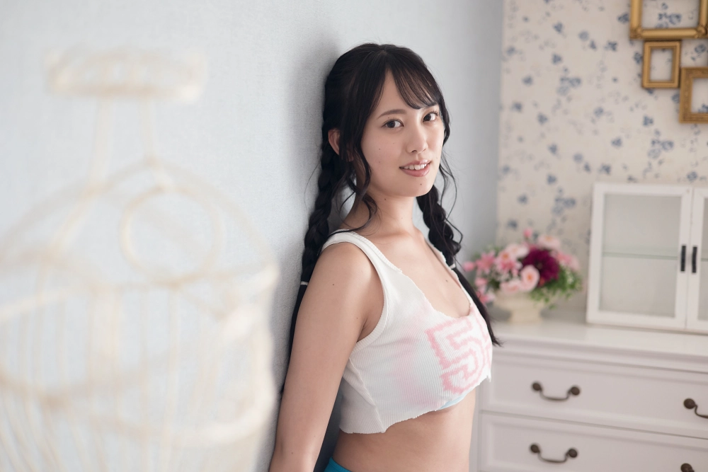Sarina Kashiwagi the epitome of sensual Japanese glamour
