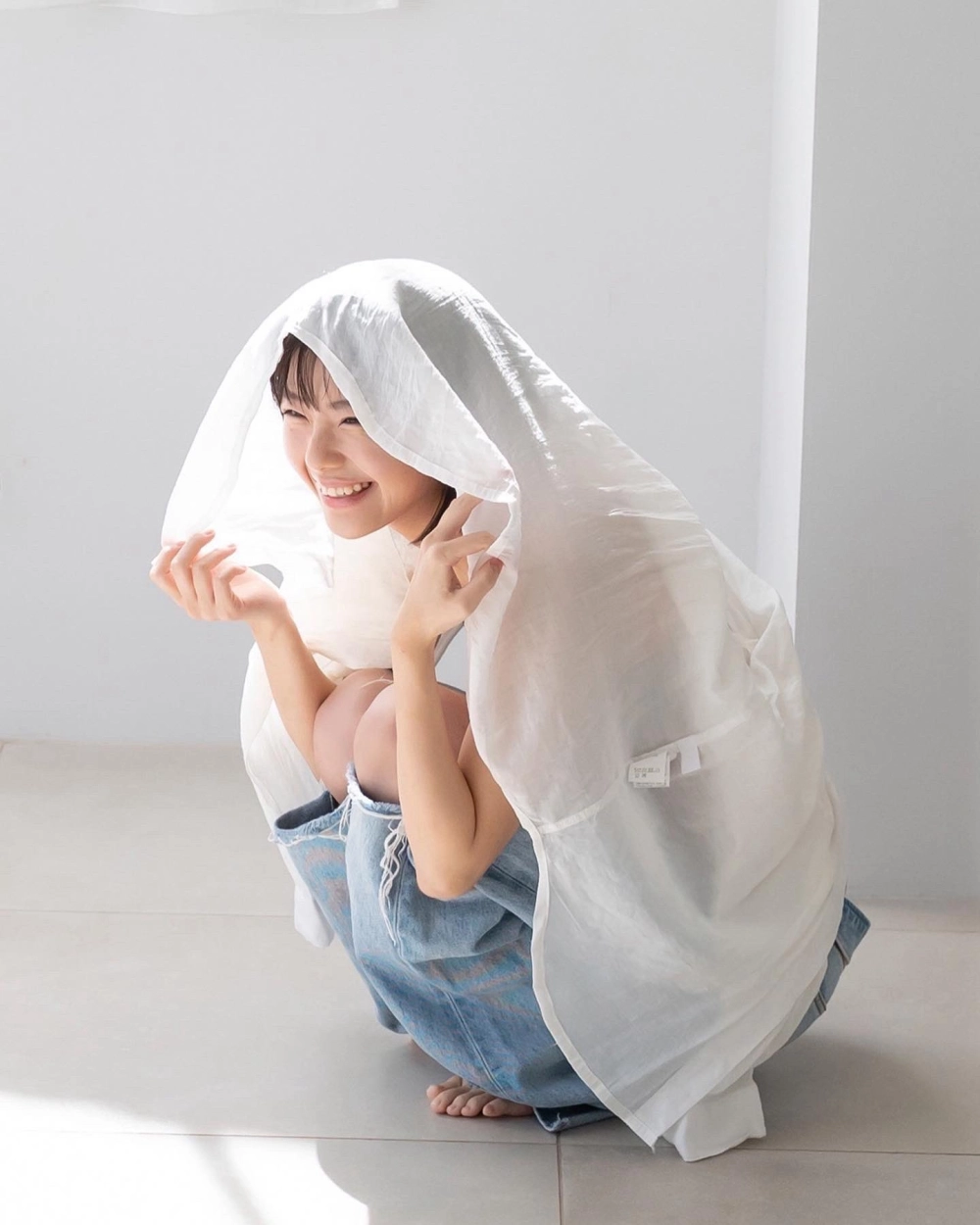 A moment of pure fascination with the magnetic Sayaka Miyuki