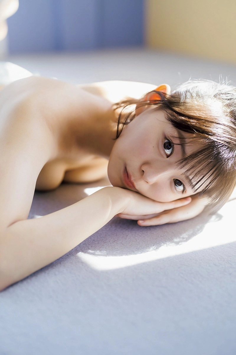 Her expression Sayaka Miyuki poised and deeply alluring