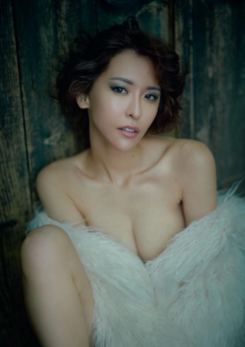 Unveiling the stunning charisma of Sena Natsuki today 