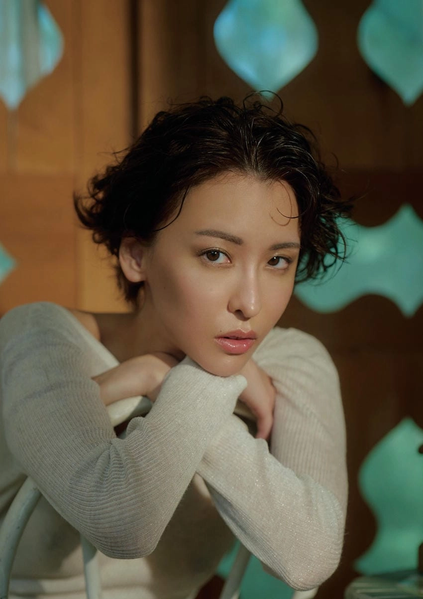 Sena Natsuki an icon of modern powerful beauty 