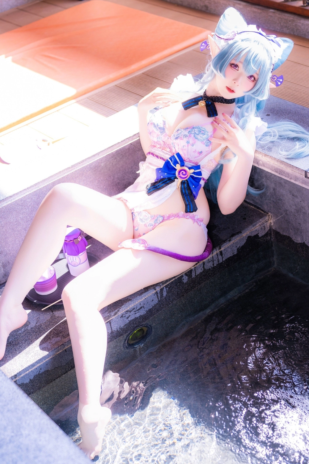 A flawless look, capturing the pure Shimotsuki Shimo temptation
