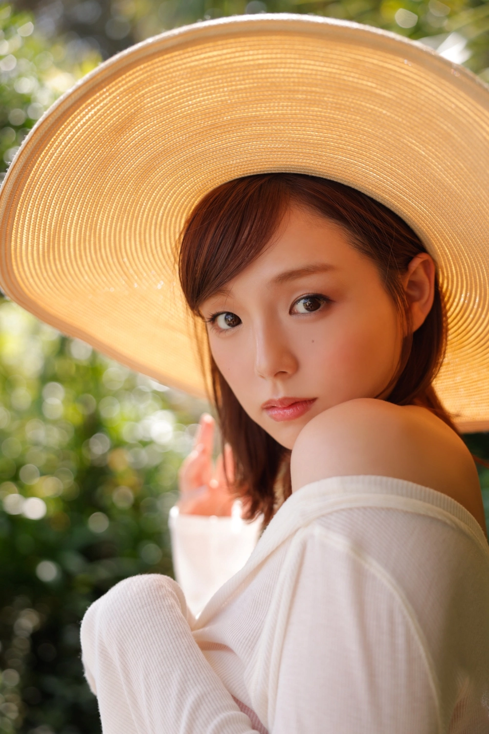 Intense beauty and deep temptation define spectacular Shinozaki Ai 