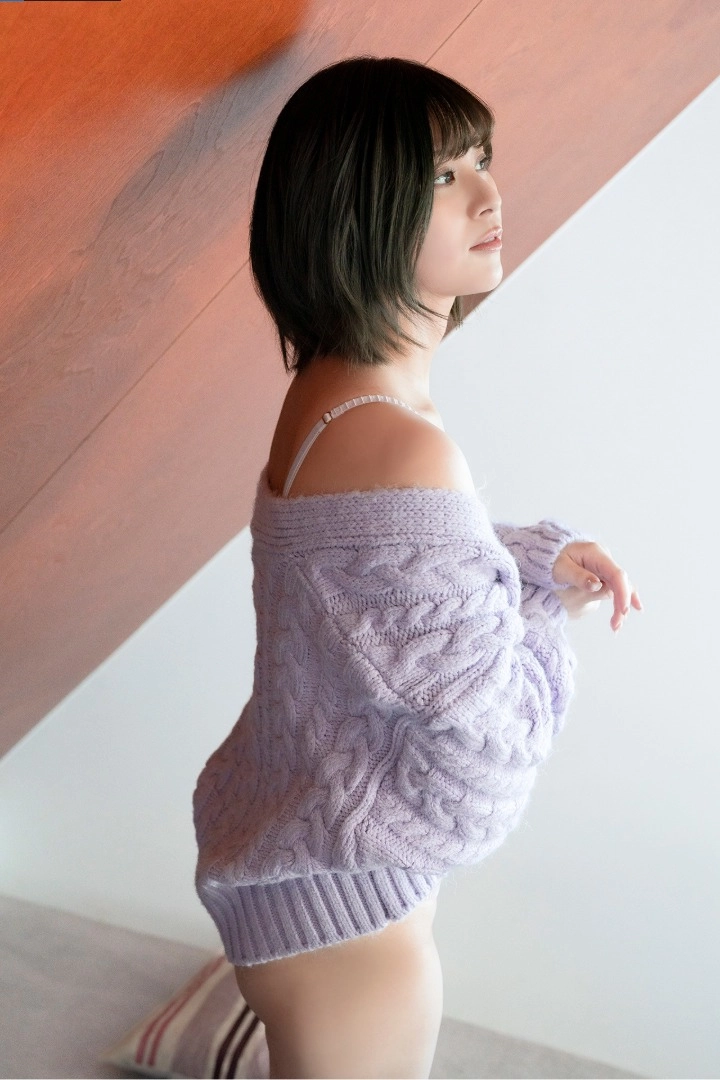 Her magnetic gaze defines the beauty of Shiori Sato