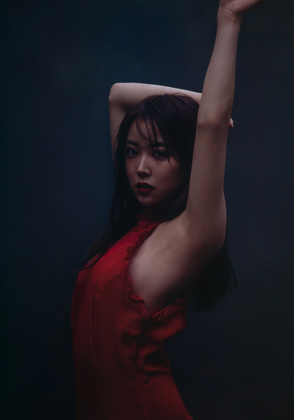 A moment of pure fascination with the magnetic Shirakama Miru