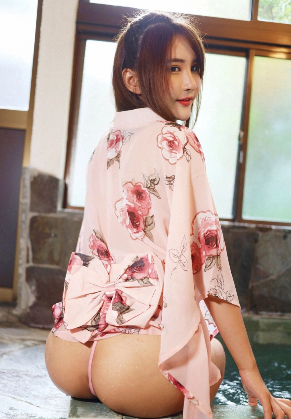 A beautiful and candid shot of SOLO-Yin Fei