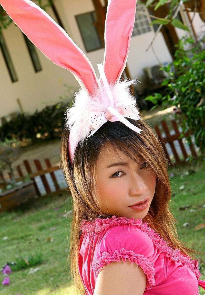 Stephanie Chow showing her irresistible Thai beauty