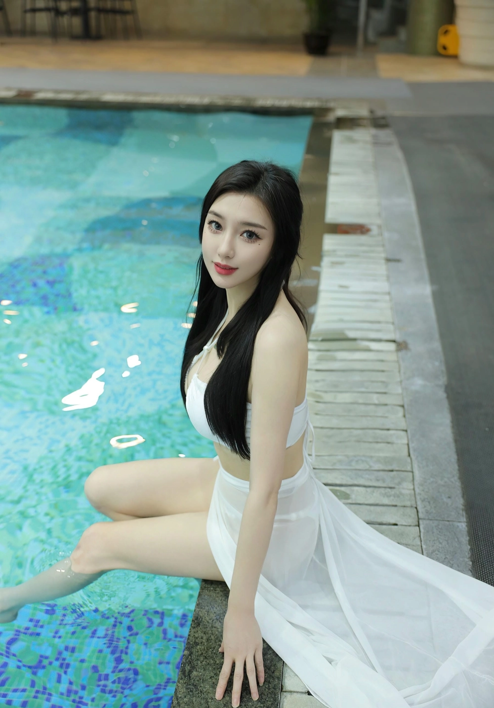 Goddess Su Yinuo in a moment of serenity