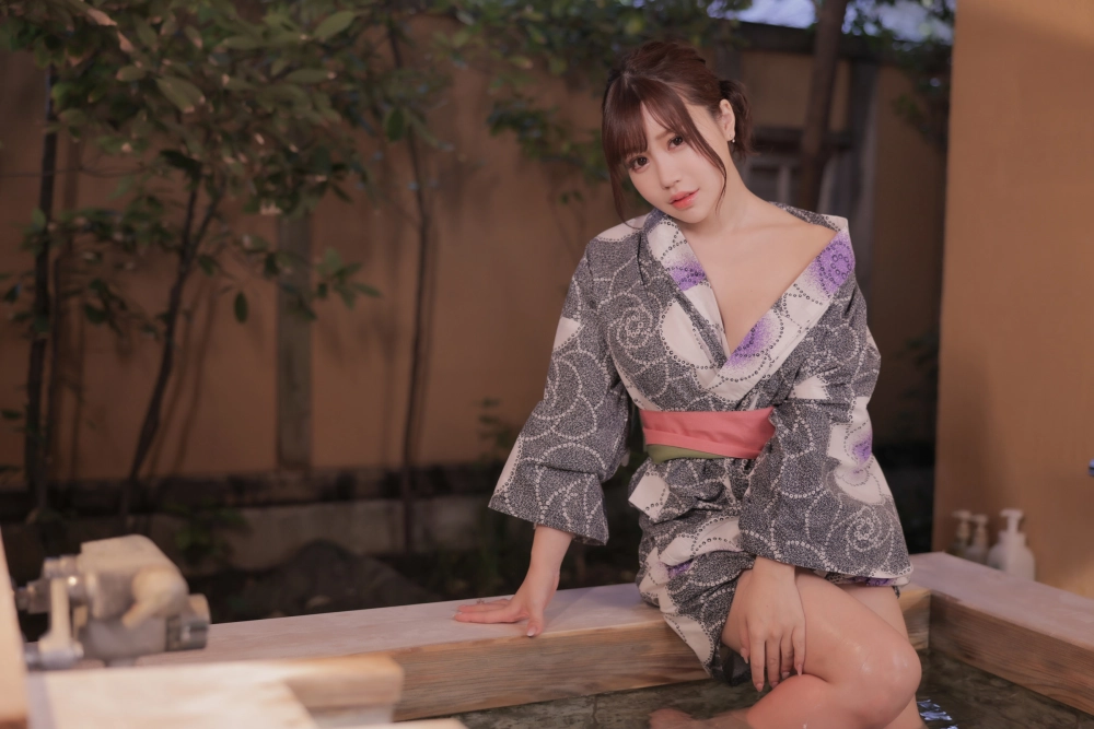 Sugasawa Yuka setting trends in Japanese gorgeousness art 