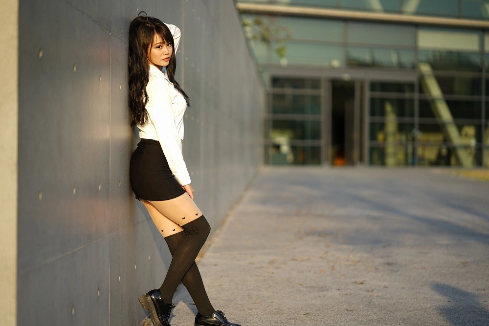 Captivating beauty in every shot of Sun Huitong