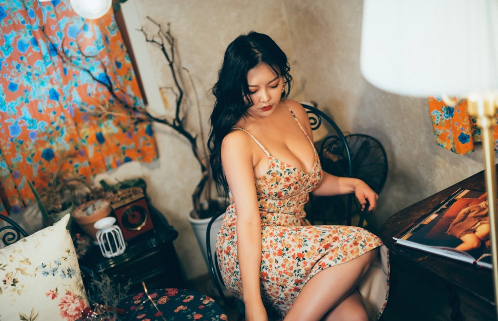 Sunhye captures elegance in every photo