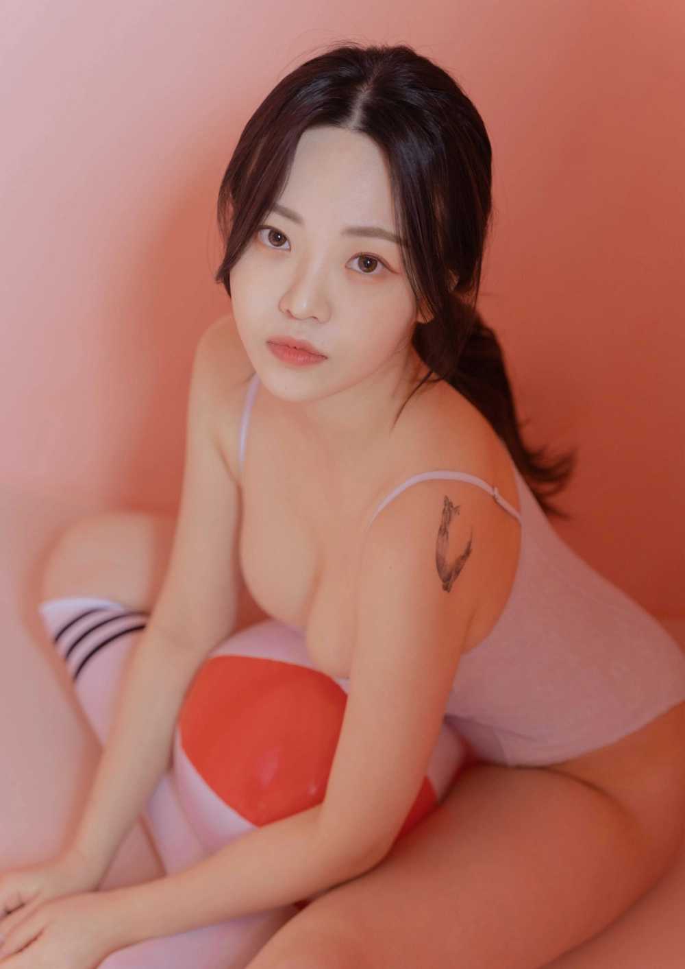 Every frame glows brighter with Sunny