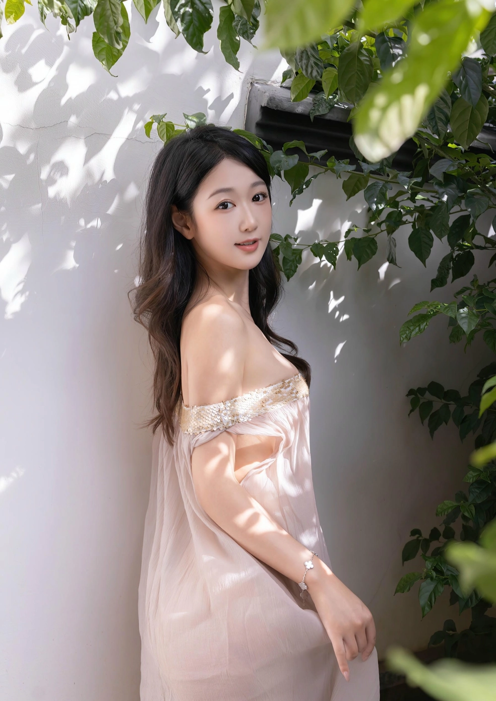 The sophisticated style of Tang Anqi