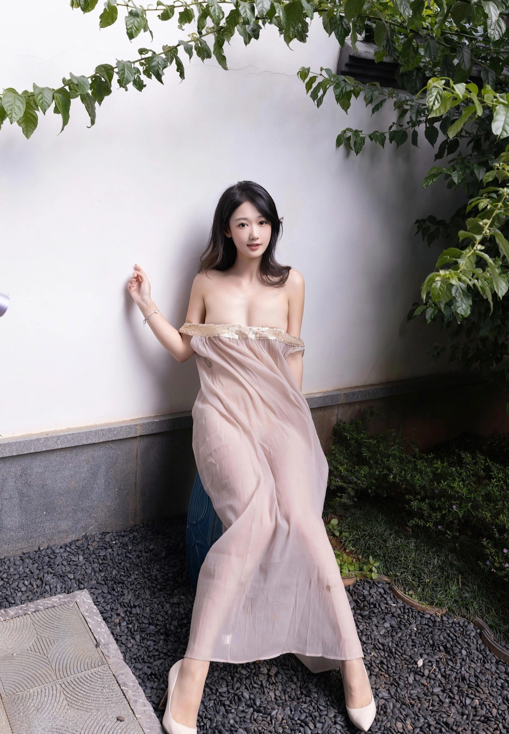 A high-fashion moment with Tang Anqi