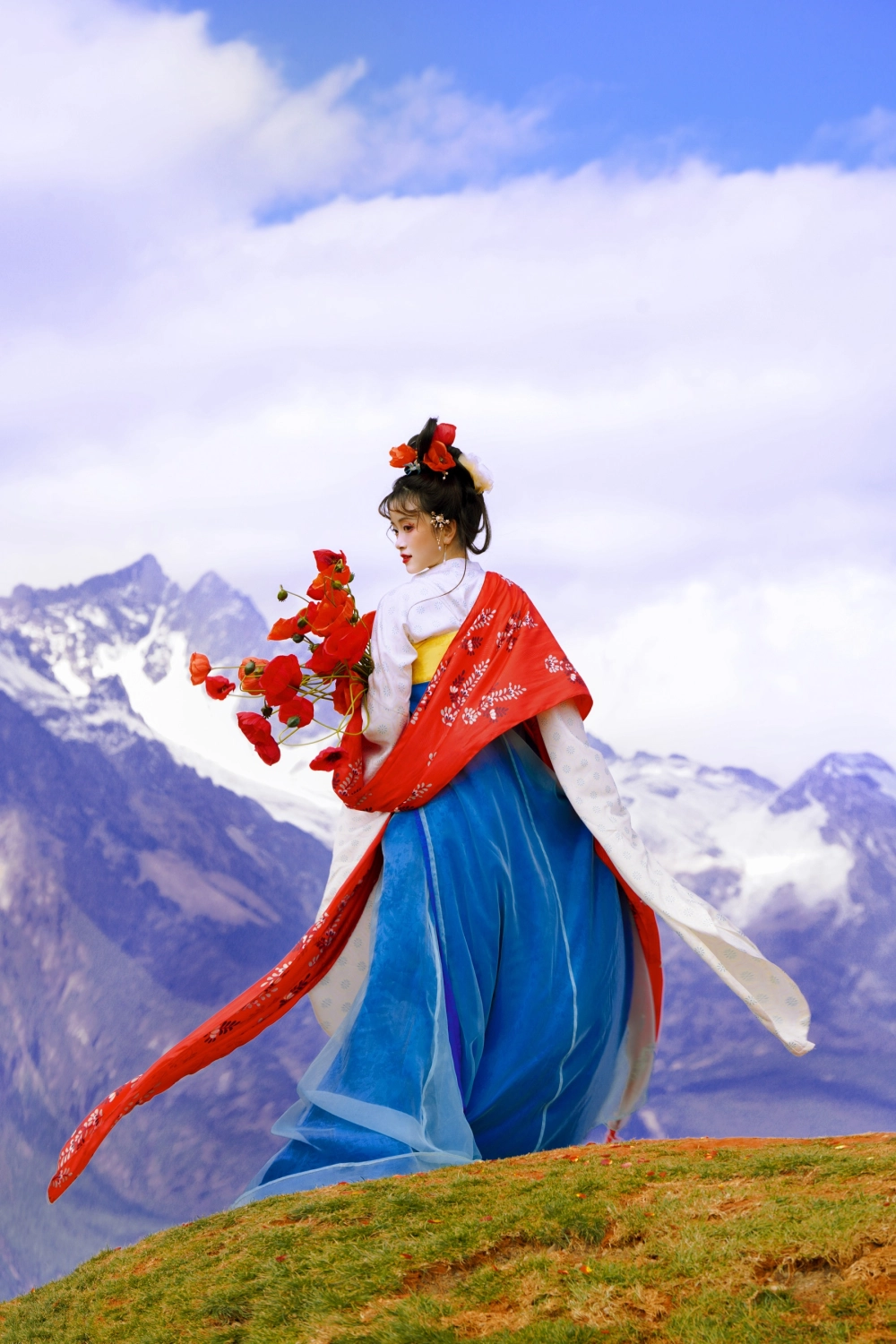 The detailed costume work of Tao Chi