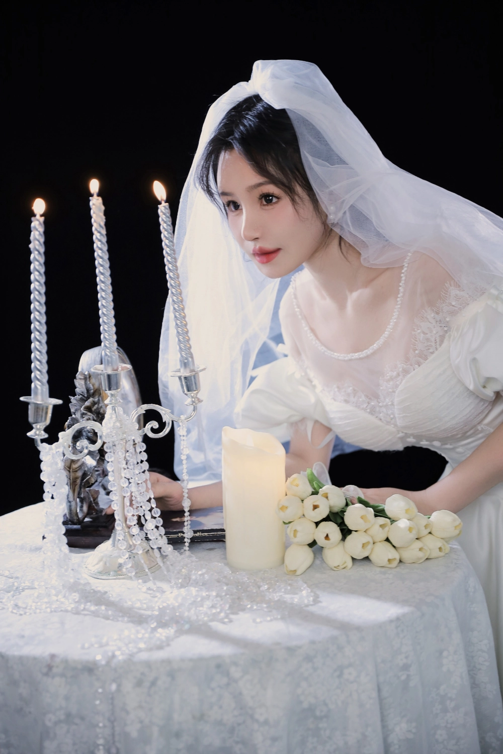 Tao Nuan Jiang's flowing wedding train