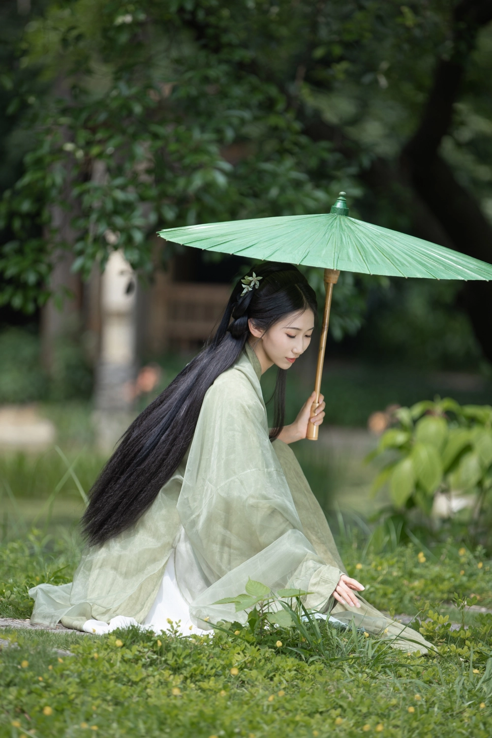 To Xiao Bei in a graceful and classical pose