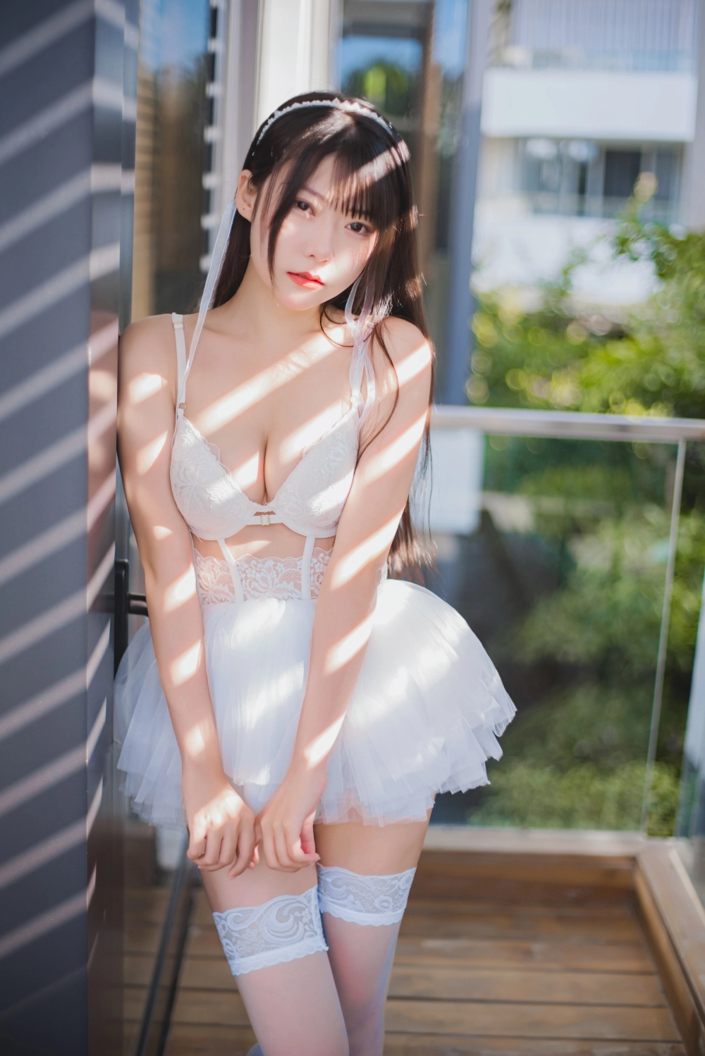 The delicate details on Vanilla Meow Lulu's dress