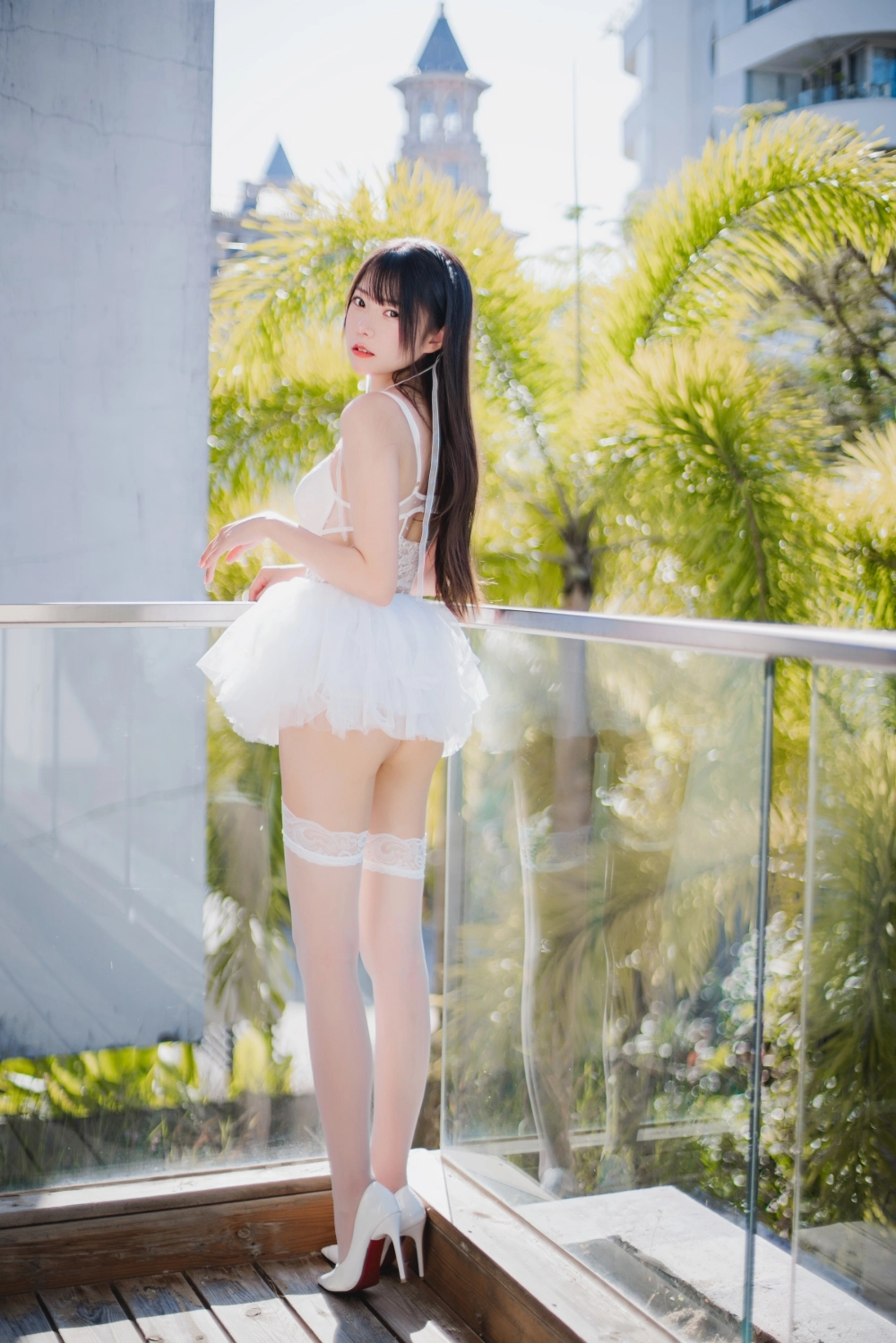 Vanilla Meow Lulu ready to walk down the aisle
