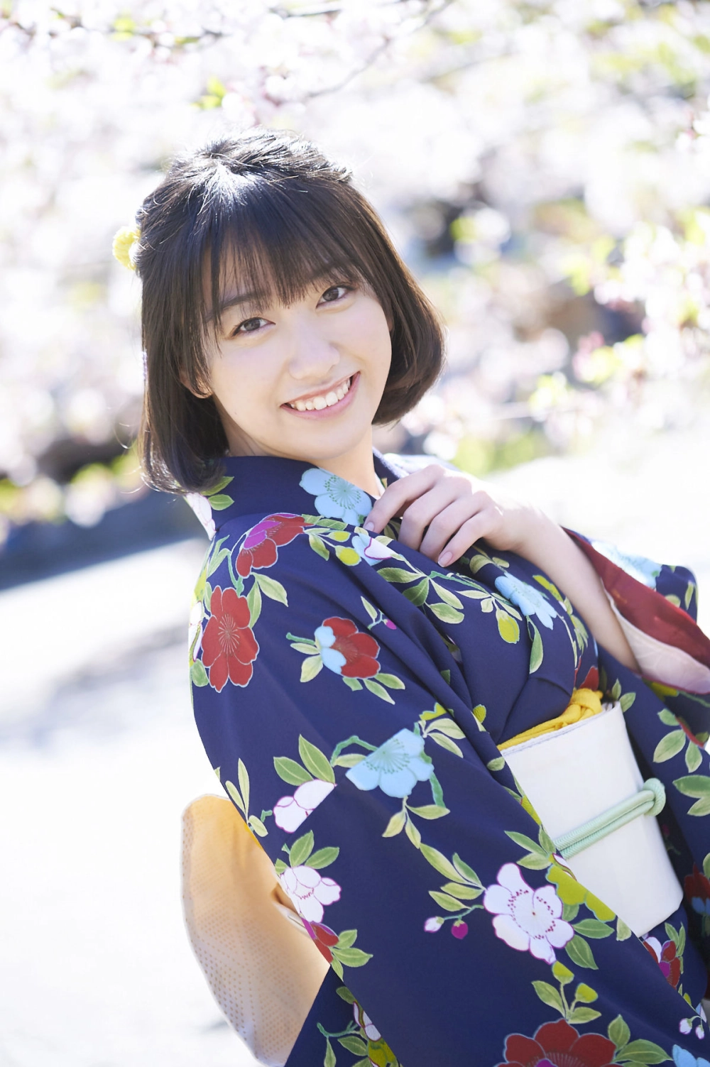 Her gaze is pure fantasy Wada Sakurako strikes