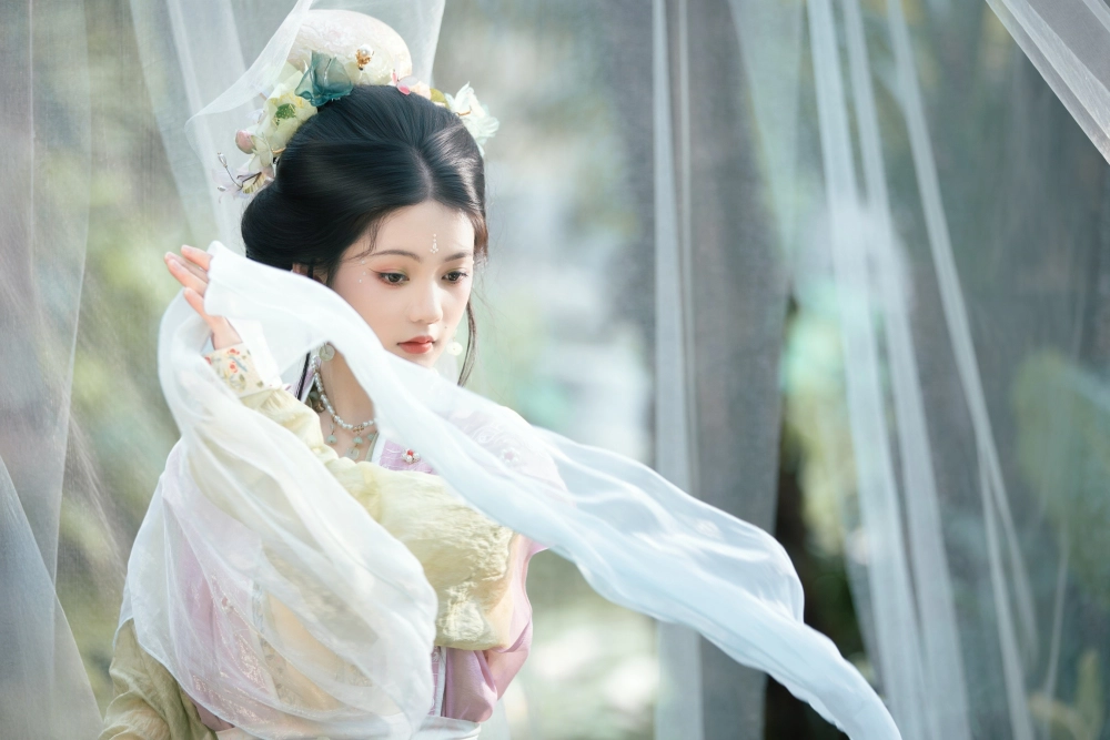 Wu Ying Kunkun in a candid outdoor shot