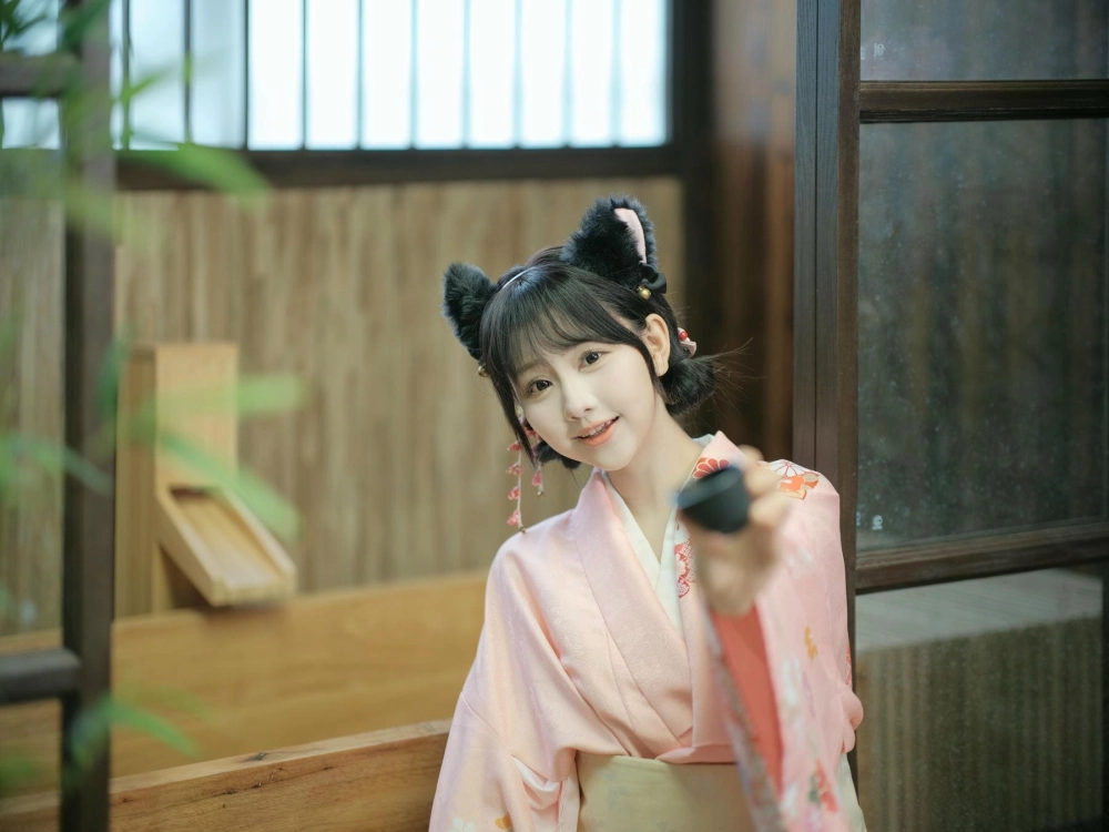 A delightful portrait of Xiaoguan