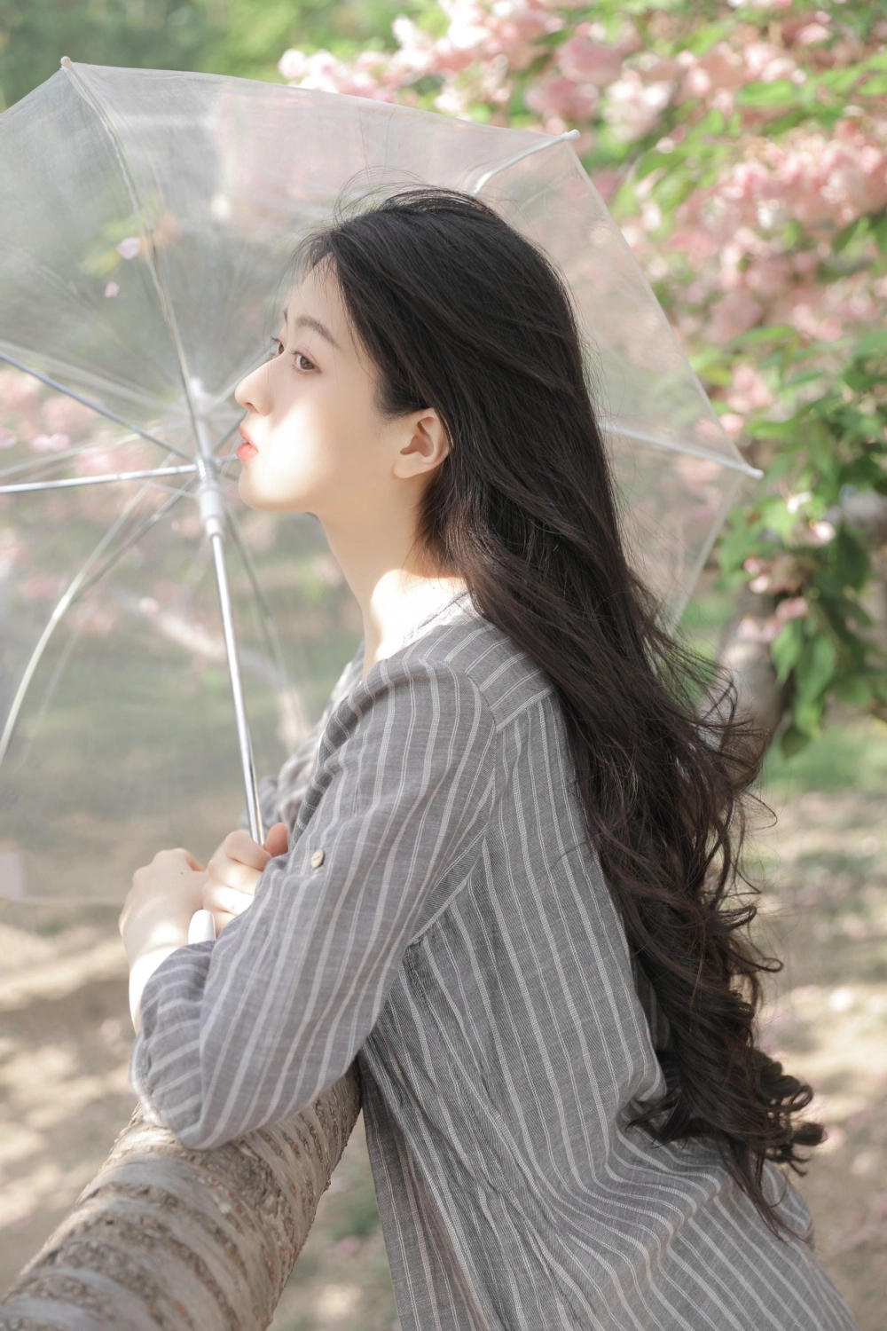 An expressive portrait of Xu Jiayue