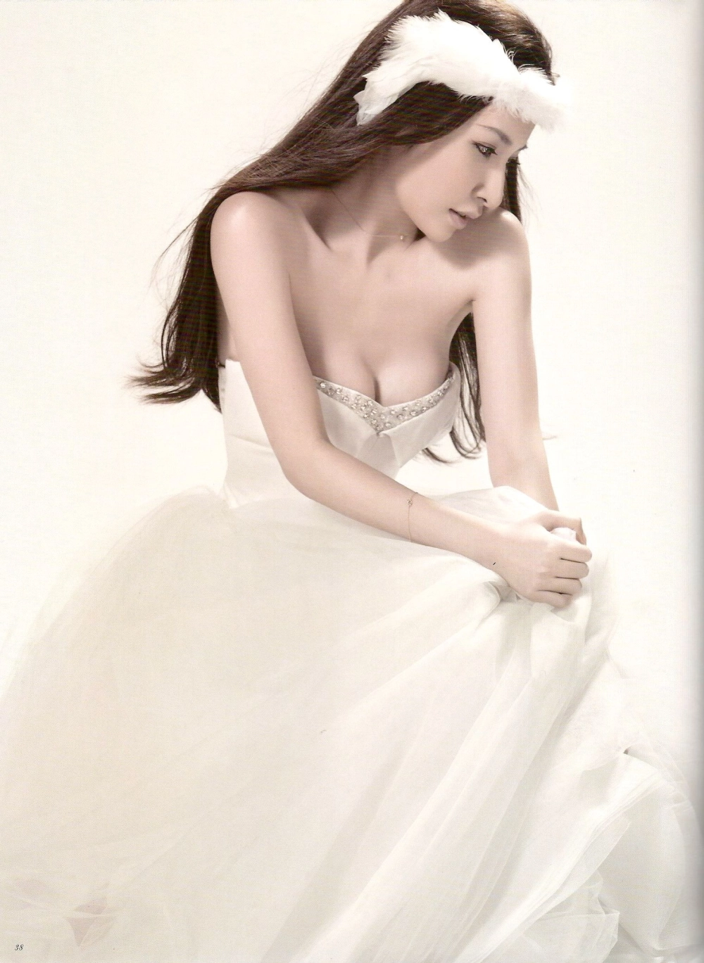 Too hot to handle the passionate energy of Xu Weien