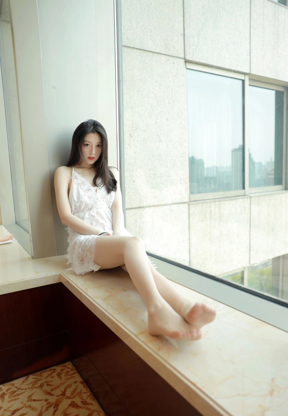 A modern and chic look from Yan Mo