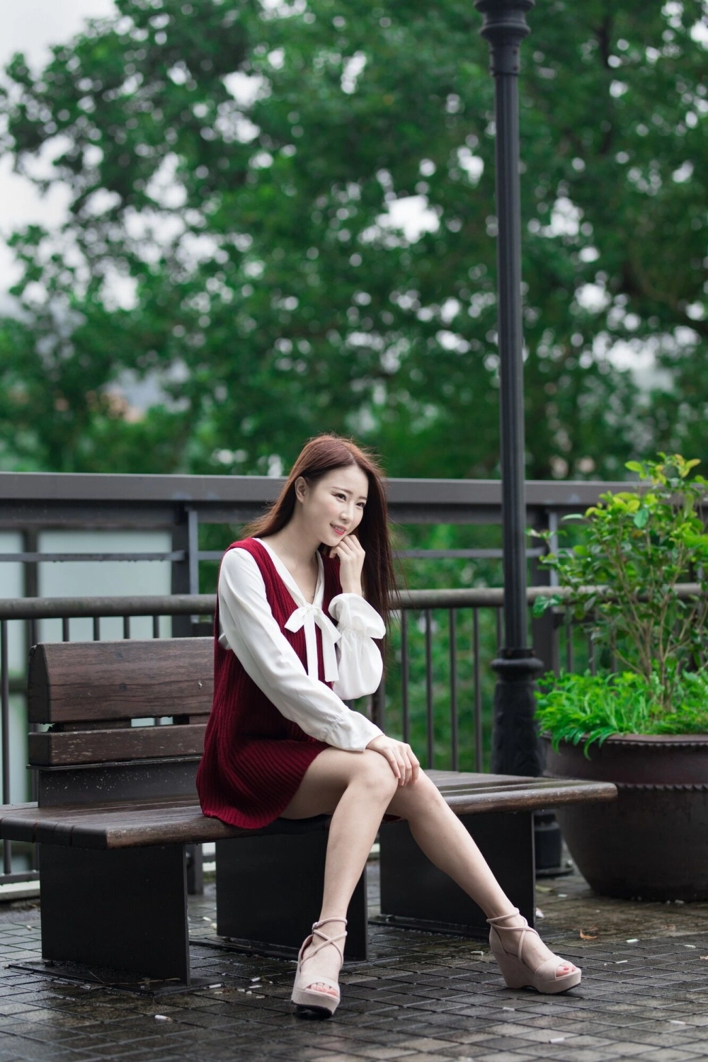 Her stunning presence makes Yang Siyuan iconic