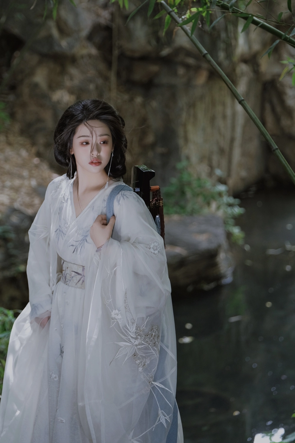 Her innocent charm defines the classic Yaoyao look