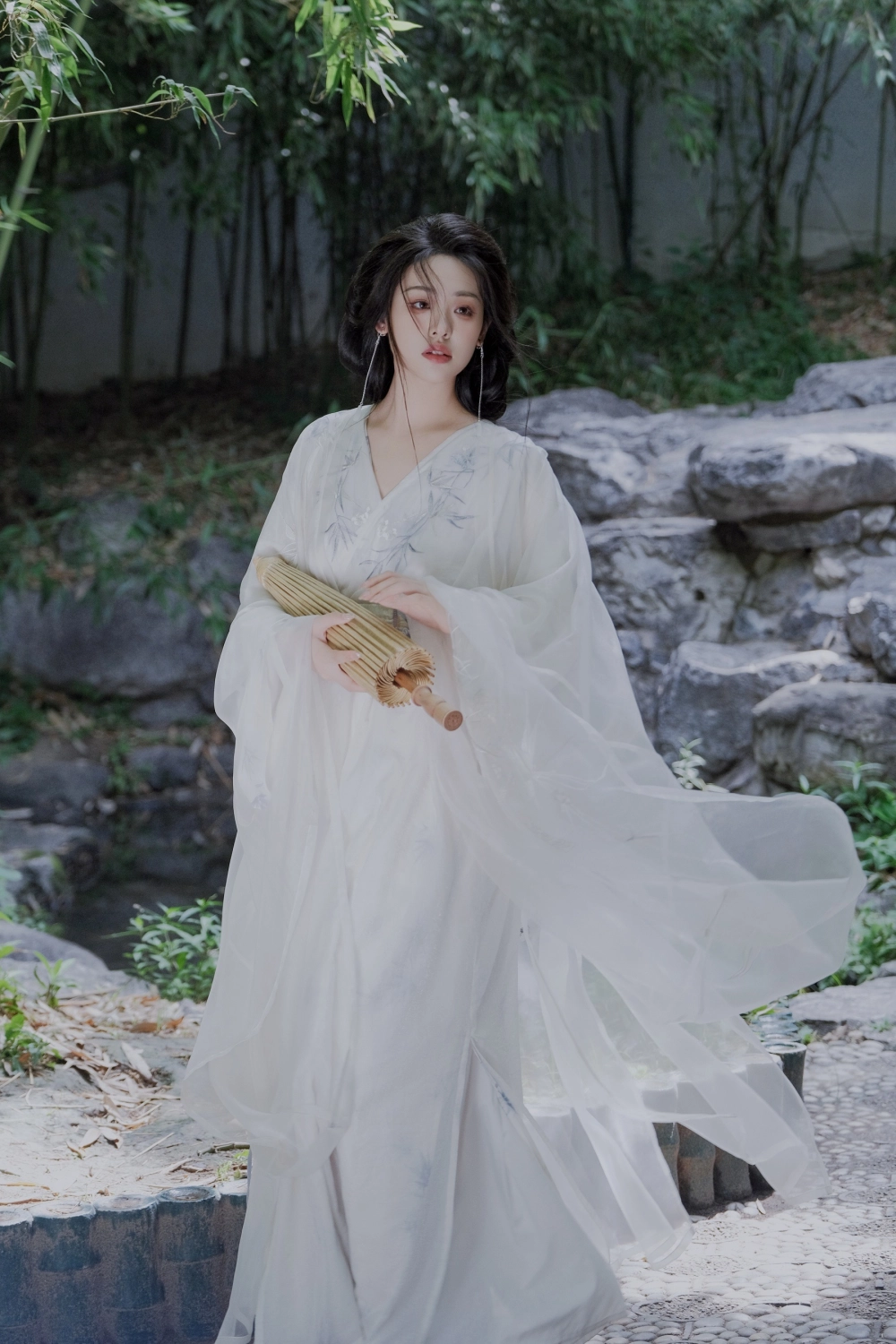The softest light illuminating the gorgeous Yaoyao