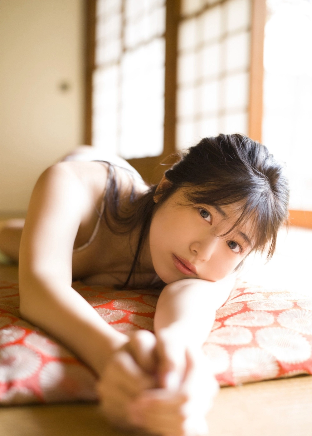 Flawless looks and charming confidence Yoshida Risakura