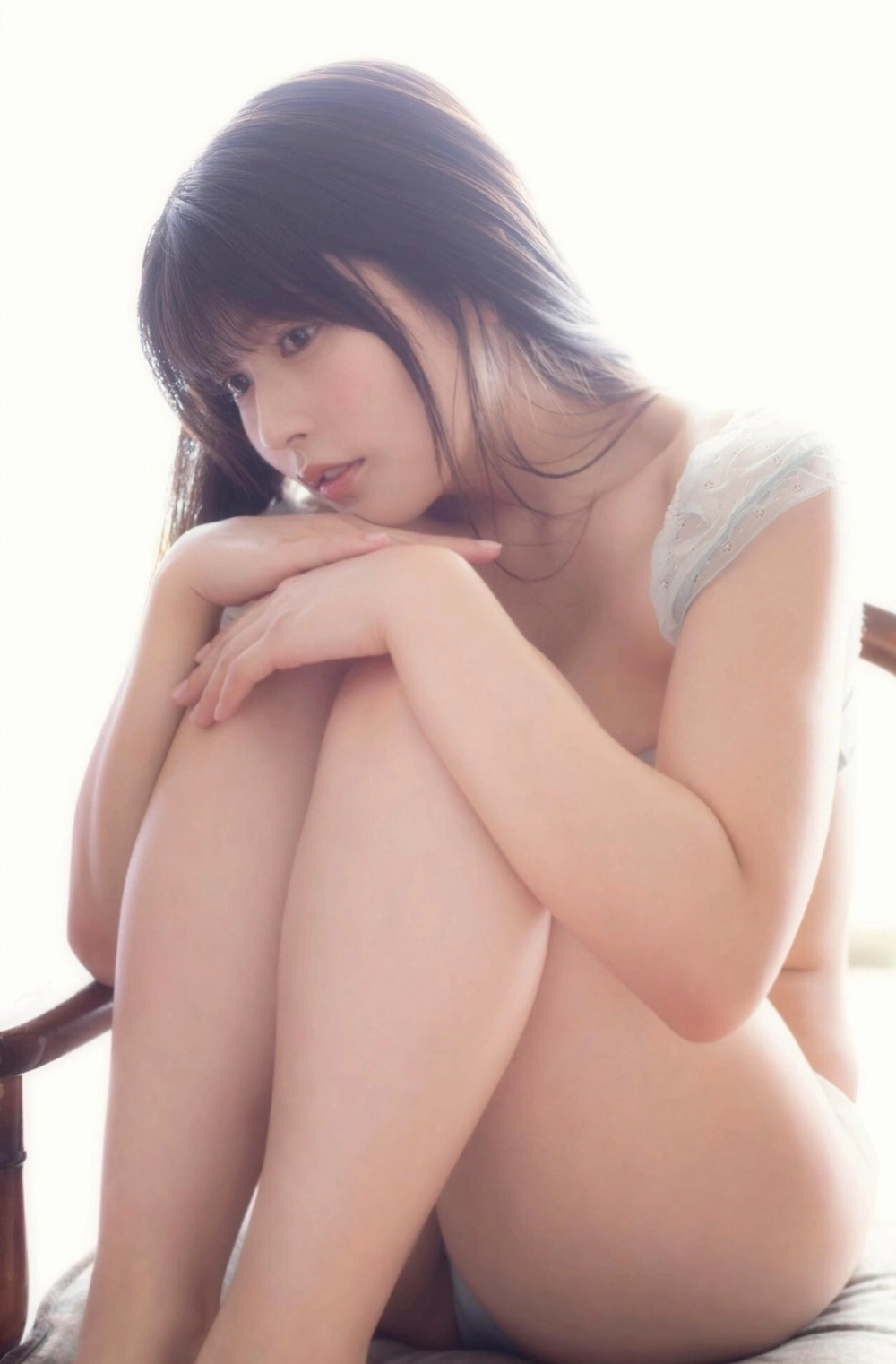 That mesmerizing gaze of Yoshino Chitose