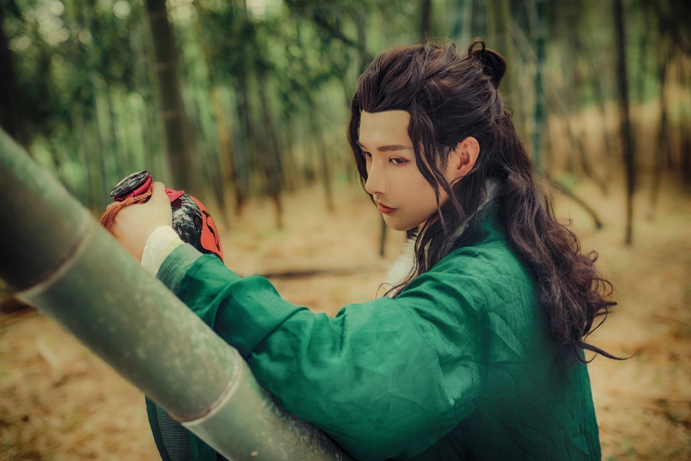 A magical moment with cosplayer You Xiaoqi
