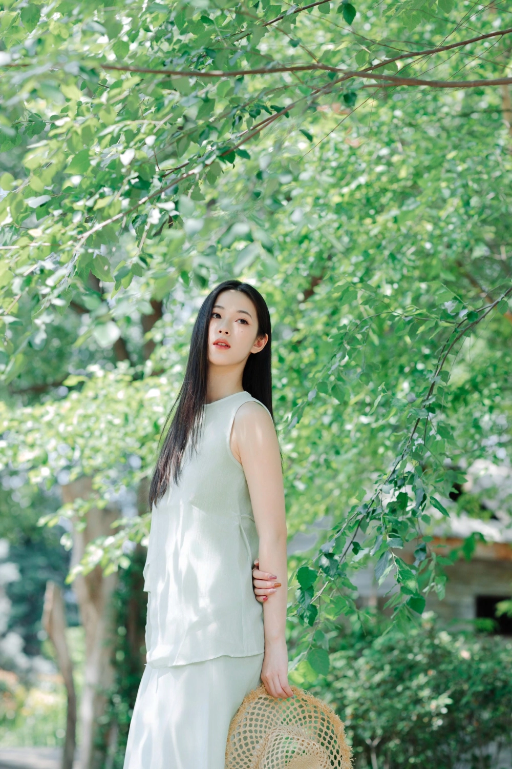Goddess-like grace from Yu Han