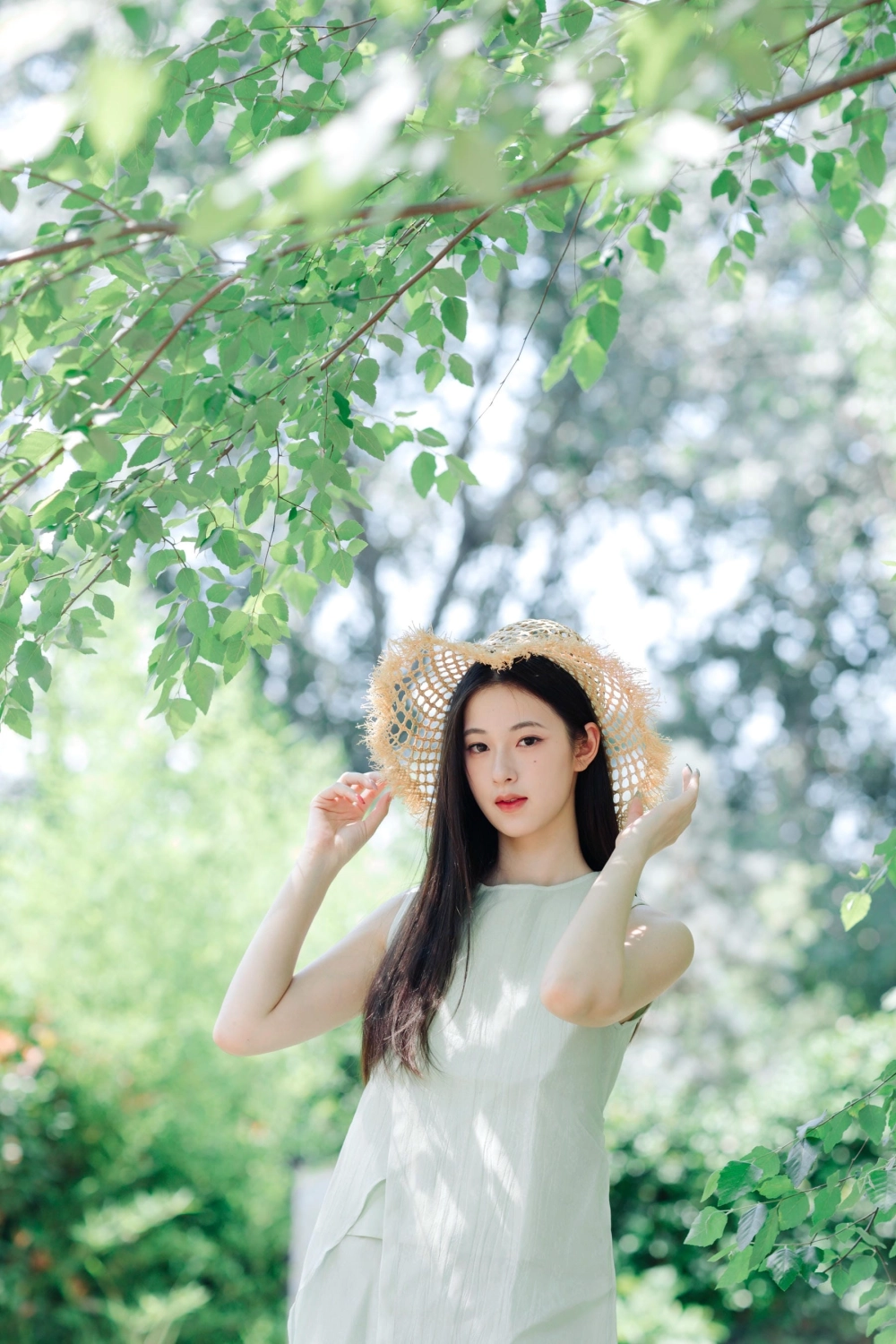Yu Han embodying pure elegance