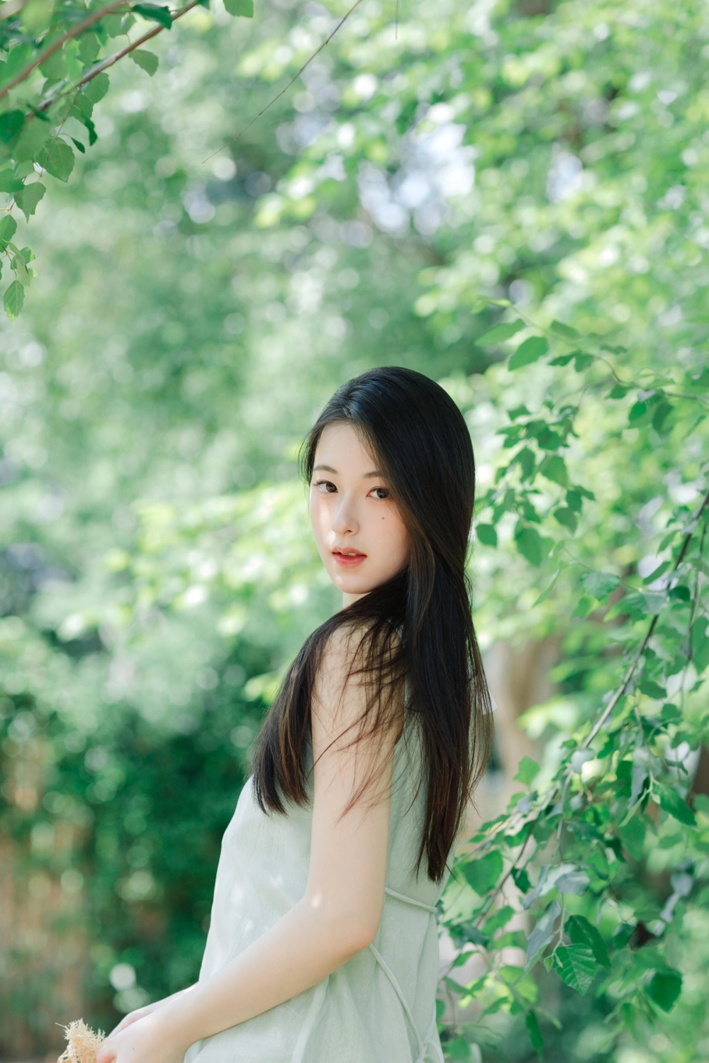 An ethereal portrait of Yu Han