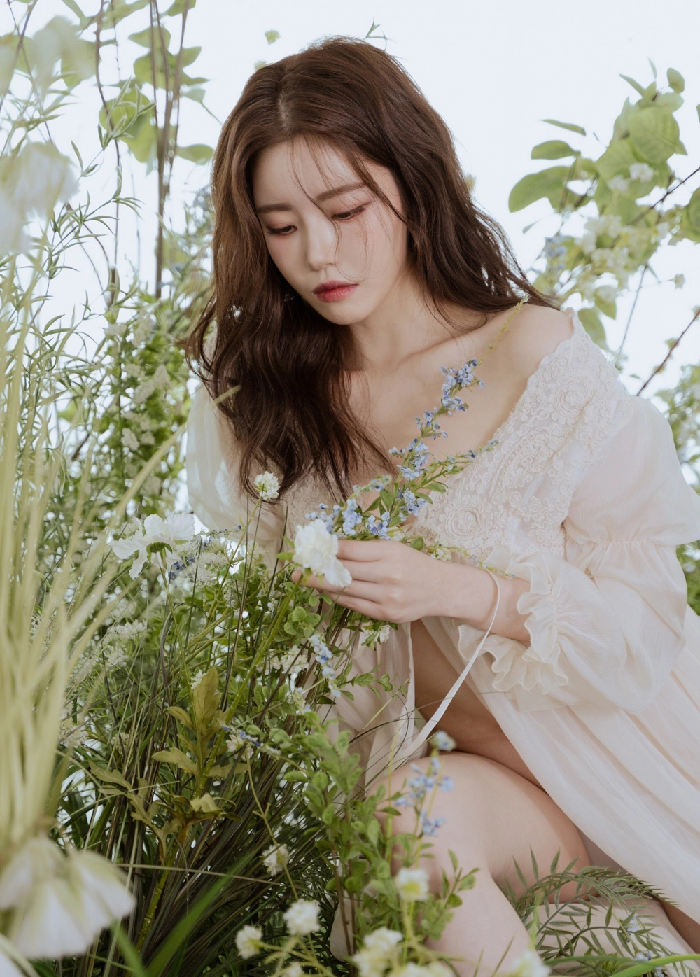 Discover the allure of YUA in photos