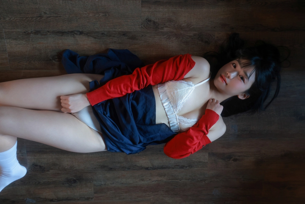 Catch Yui’s energy and smile instantly