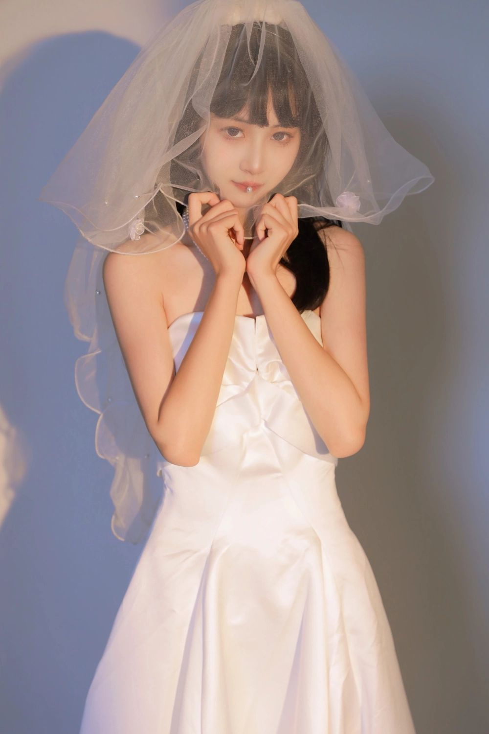 A close-up of Yui Goldfish's flawless style