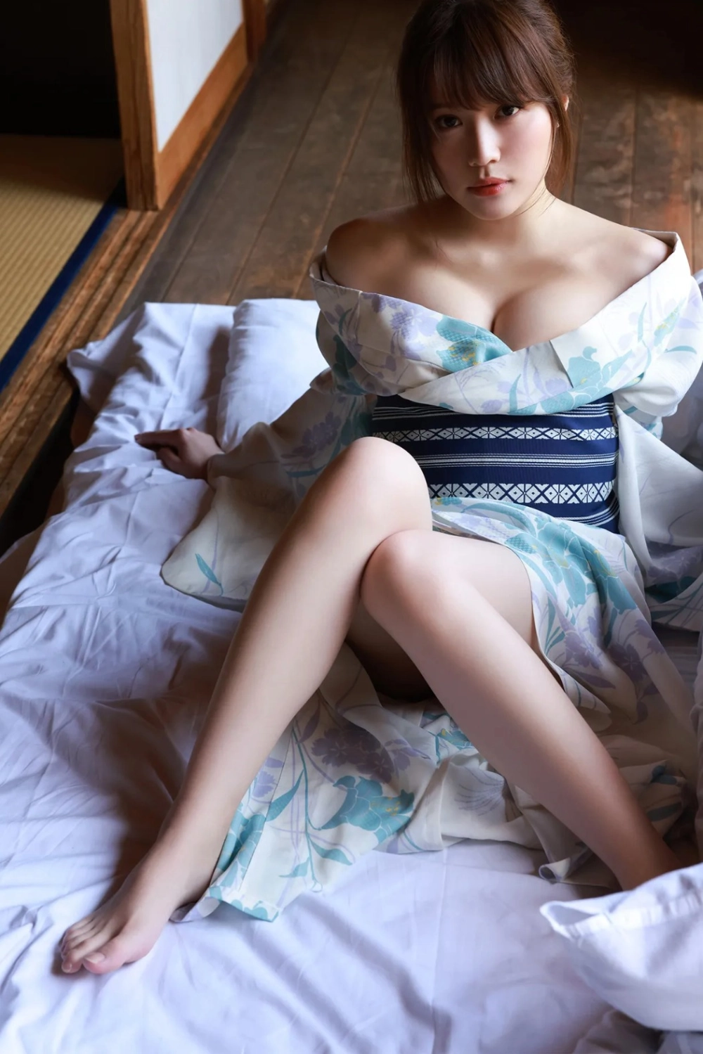 Witness the sheer seductive power of Yuka Kohinata
